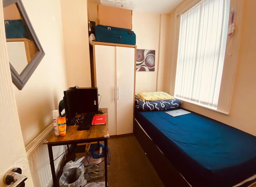 Tates Avenue, Room 3, R1 & R2. All Bills Included, Belfast, BT9 7BY