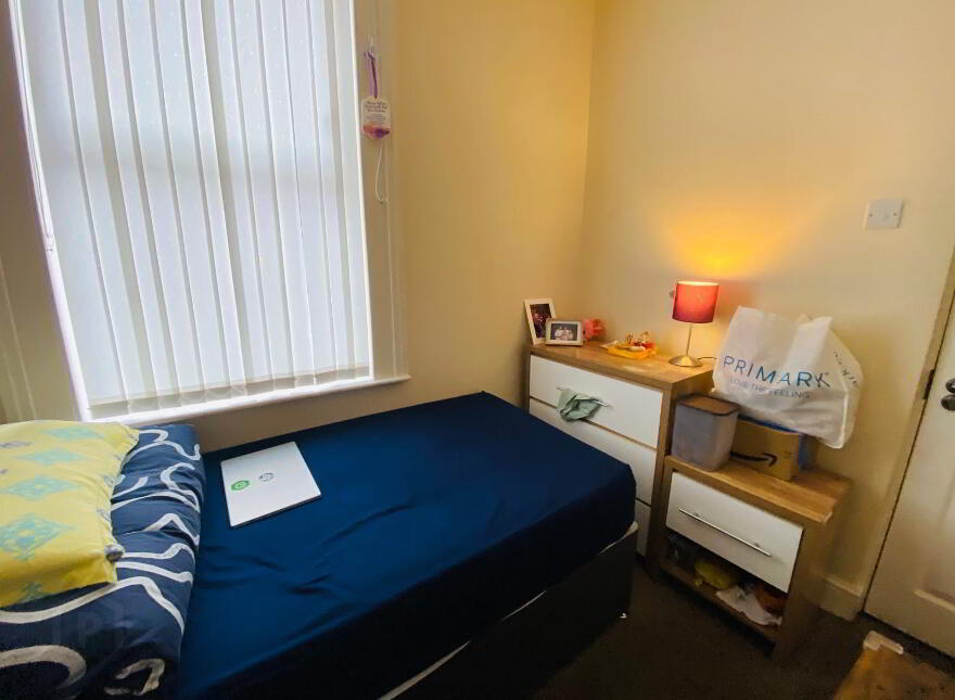 Tates Avenue, Room 3, R1 & R2. All Bills Included, Belfast, BT9 7BY
