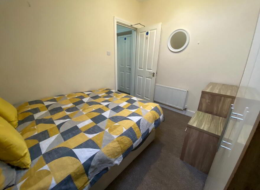 Tates Avenue, Room 5, All Bills Included, Belfast, BT9 7BY