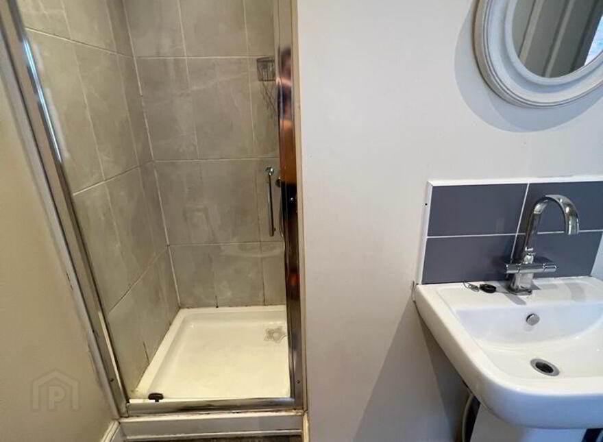 Tates Avenue, Ensuite Room 6, All Bills Included, Belfast, BT9 7BY