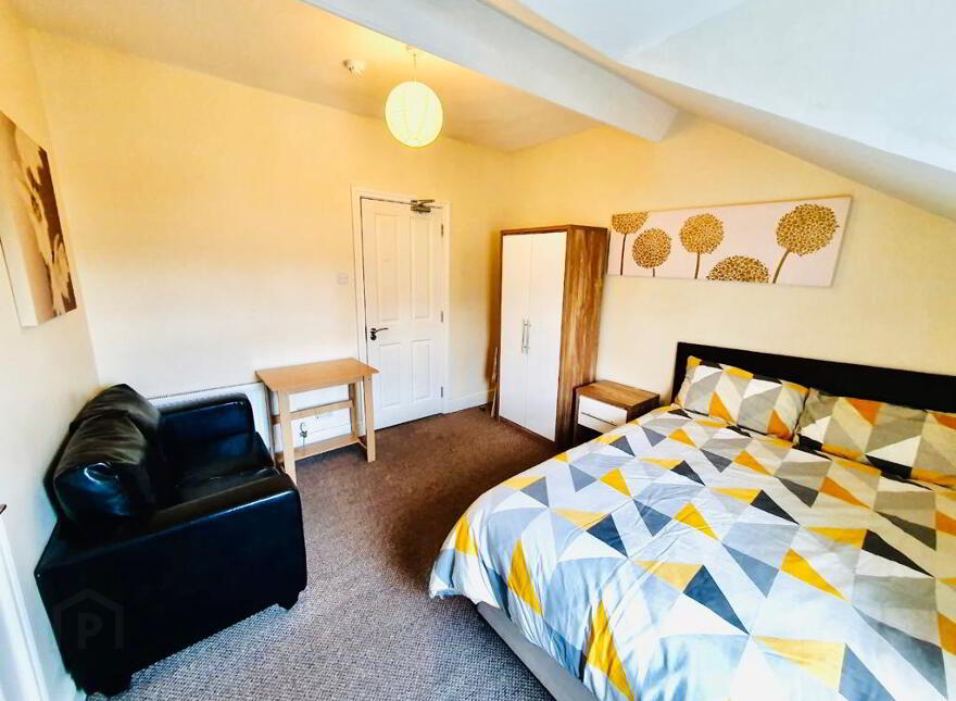 Tates Avenue, Ensuite Room 6, All Bills Included, Belfast, BT9 7BY