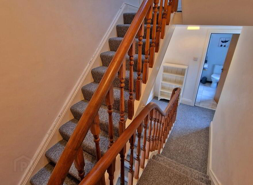 Ensuite Room 4, 32 Sandown Rd, Belfast, BT5 6GY