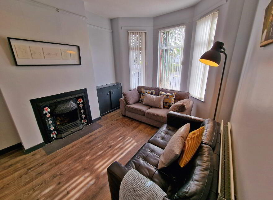 Ensuite Room 4, 32 Sandown Rd, Belfast, BT5 6GY