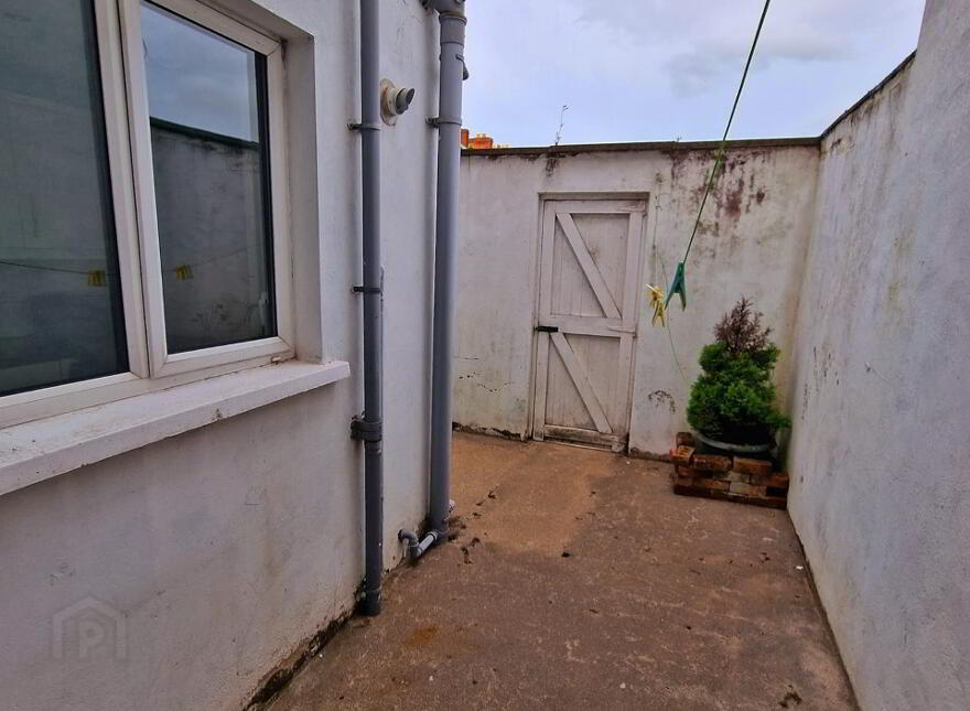 Ensuite Room 4, 32 Sandown Rd, Belfast, BT5 6GY