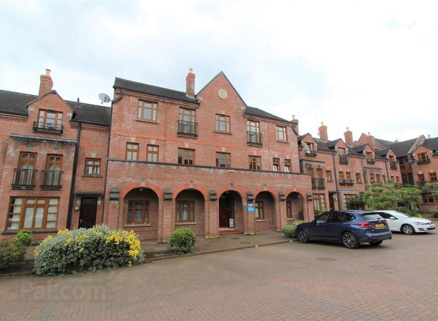 23 The Cloisters, University Avenue, Belfast, BT7 1GD photo