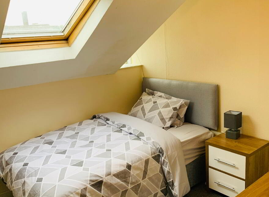 Camden Street, Room 7, All Bills Included, Belfast, BT9 6AU