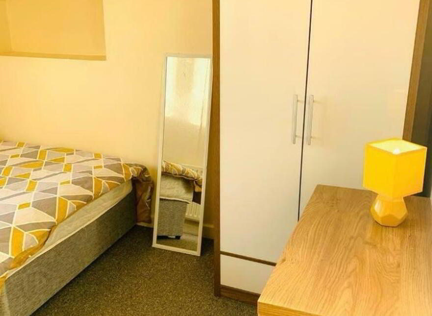 Camden Street, Room 7, SHORT TERM, All Bills Included, Belfast, BT9 6AU