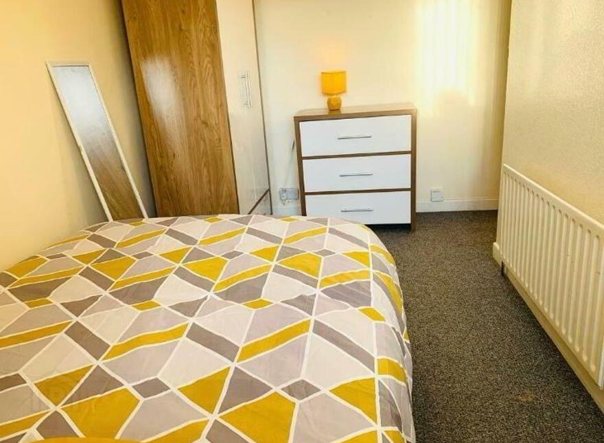 Camden Street, Room 7, SHORT TERM, All Bills Included, Belfast, BT9 6AU