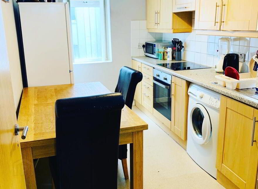 Westminster Street, Room 5, Belfast, BT7 1LA