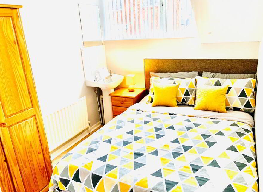 Westminster Street, Room 5, Belfast, BT7 1LA