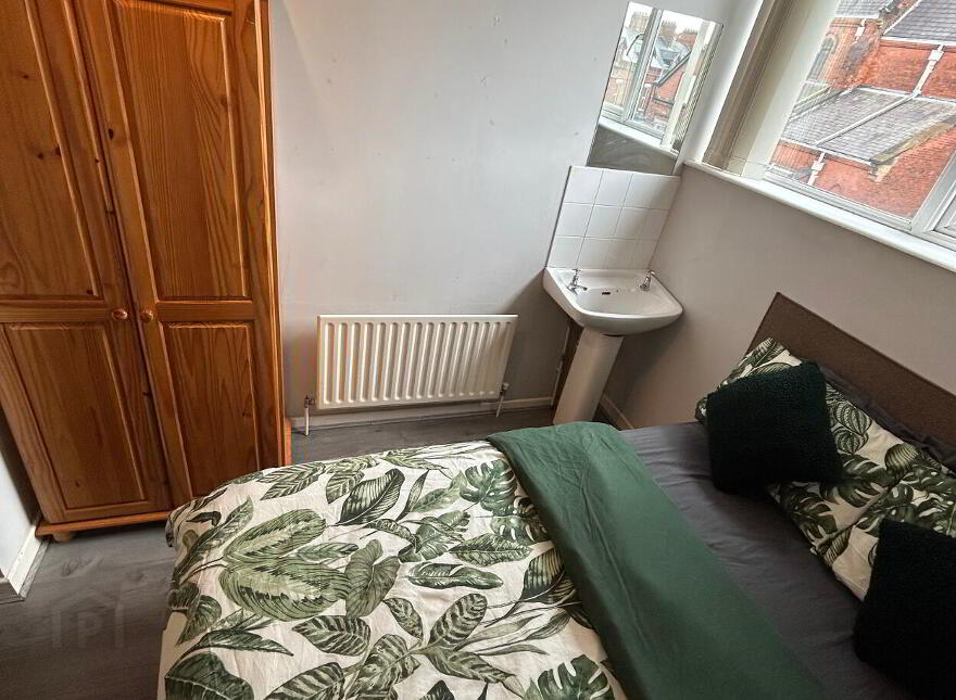 Westminster Street, Room 5, Belfast, BT7 1LA