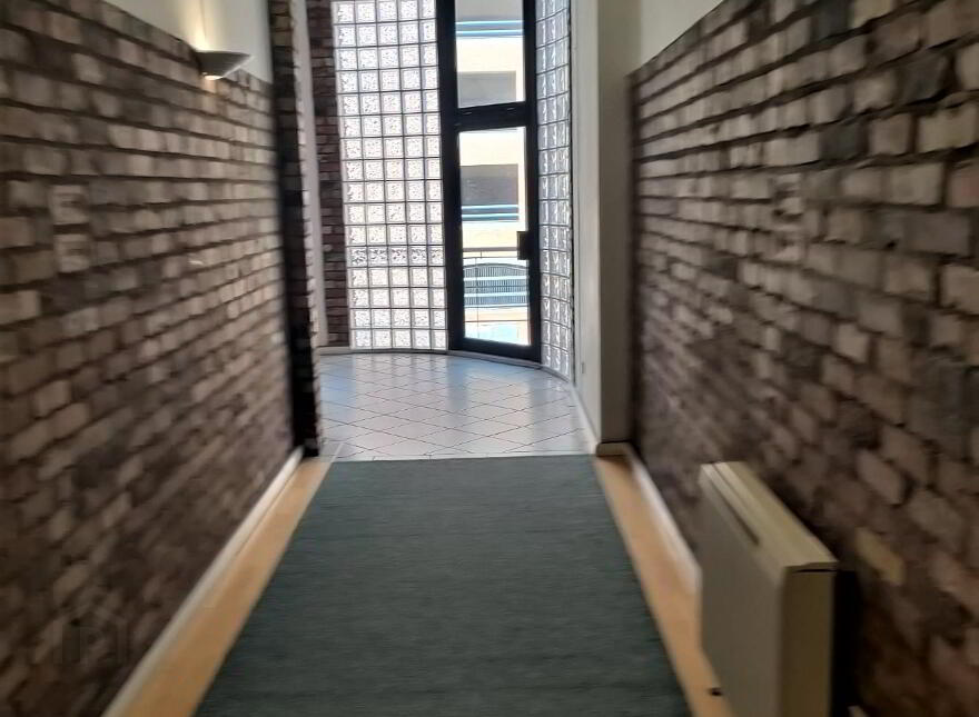 101 Somerset Studios, Marcus Ward Street, Dublin Road, Belfast, BT7 1RP