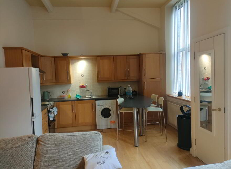 101 Somerset Studios, Marcus Ward Street, Dublin Road, Belfast, BT7 1RP