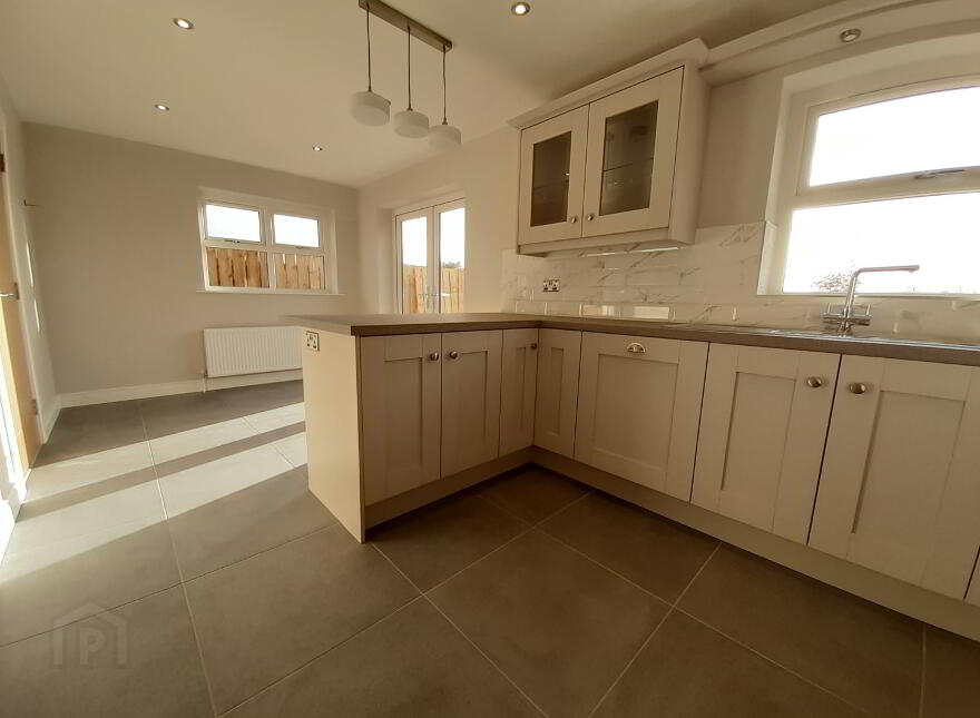 Ht4, Rowan Manor, Tullygally Road, Craigavon