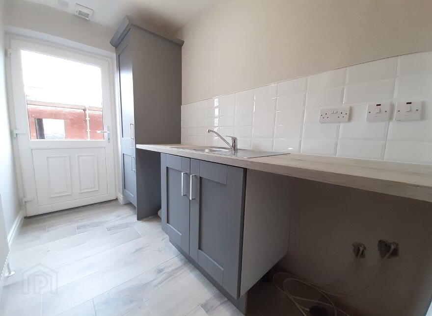 Ht5, Rowan Manor, Tullygally Road, Craigavon