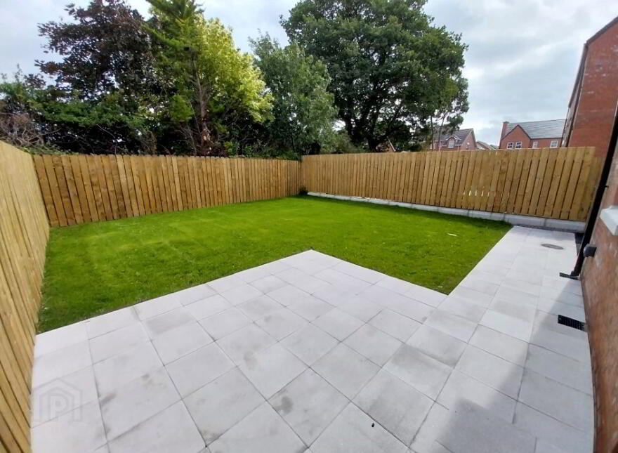 Ht5, Rowan Manor, Tullygally Road, Craigavon