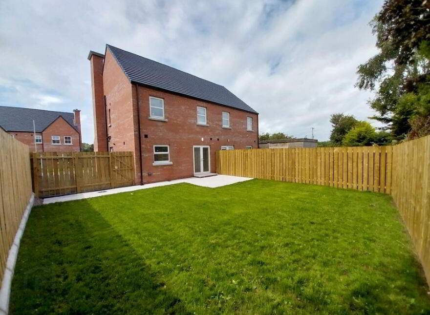 Ht5, Rowan Manor, Tullygally Road, Craigavon