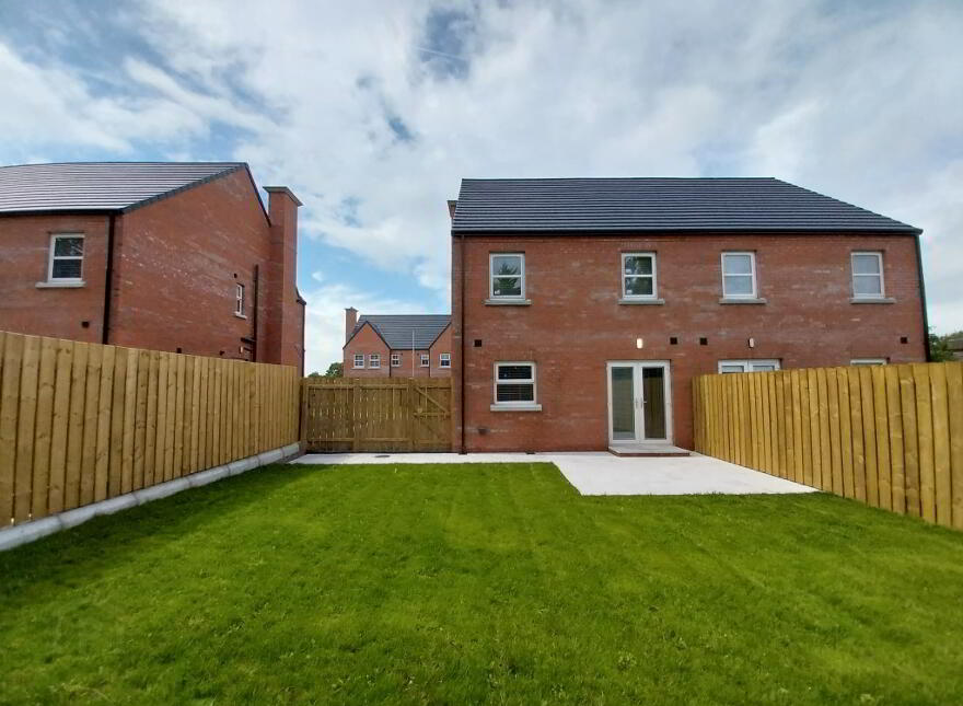 Ht5, Rowan Manor, Tullygally Road, Craigavon