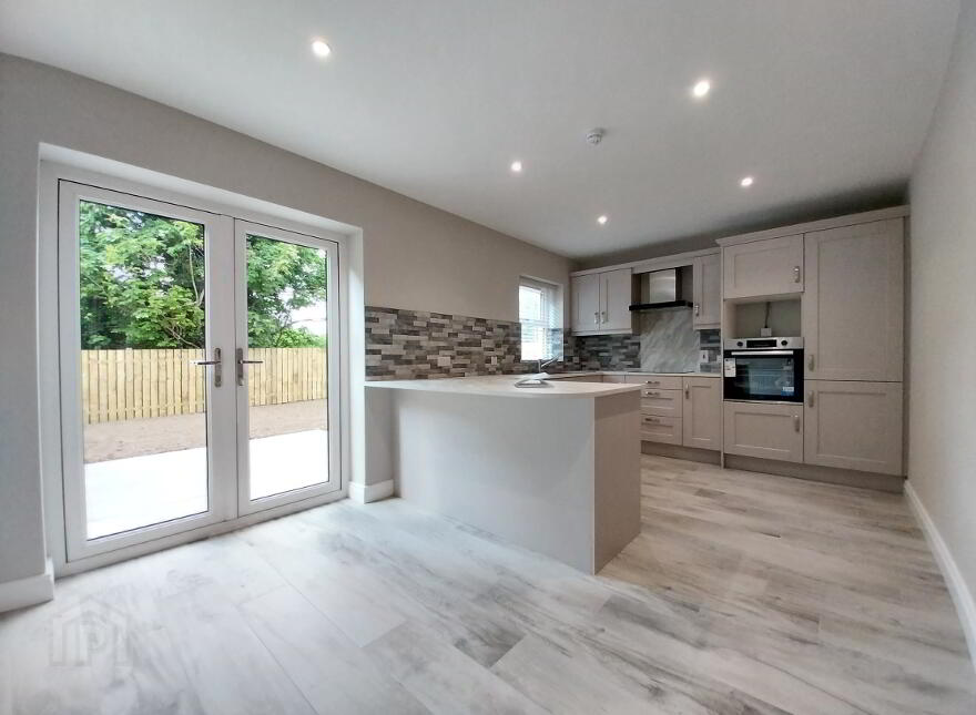 Ht5, Rowan Manor, Tullygally Road, Craigavon