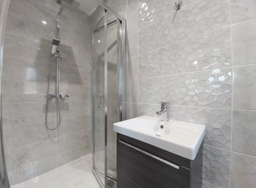 Ht5, Rowan Manor, Tullygally Road, Craigavon