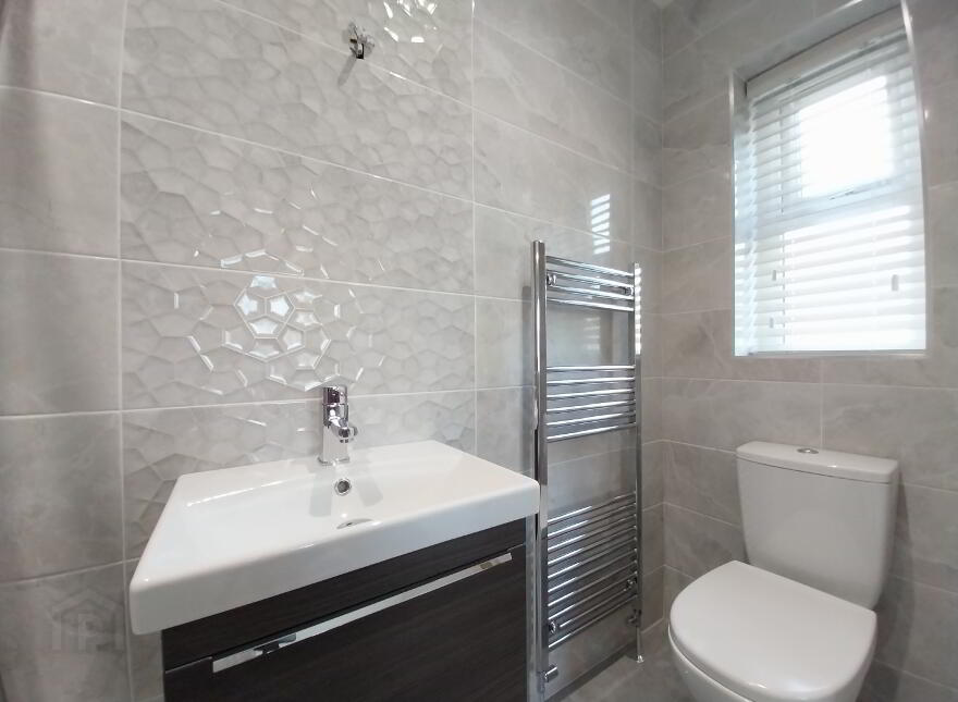 Ht5, Rowan Manor, Tullygally Road, Craigavon