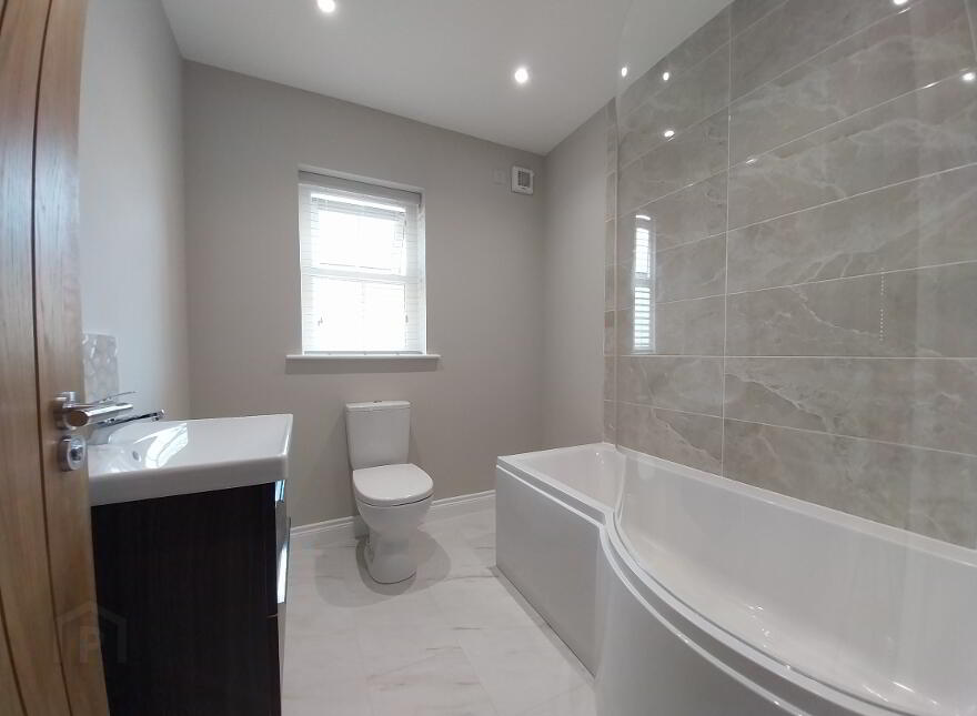 Ht5, Rowan Manor, Tullygally Road, Craigavon