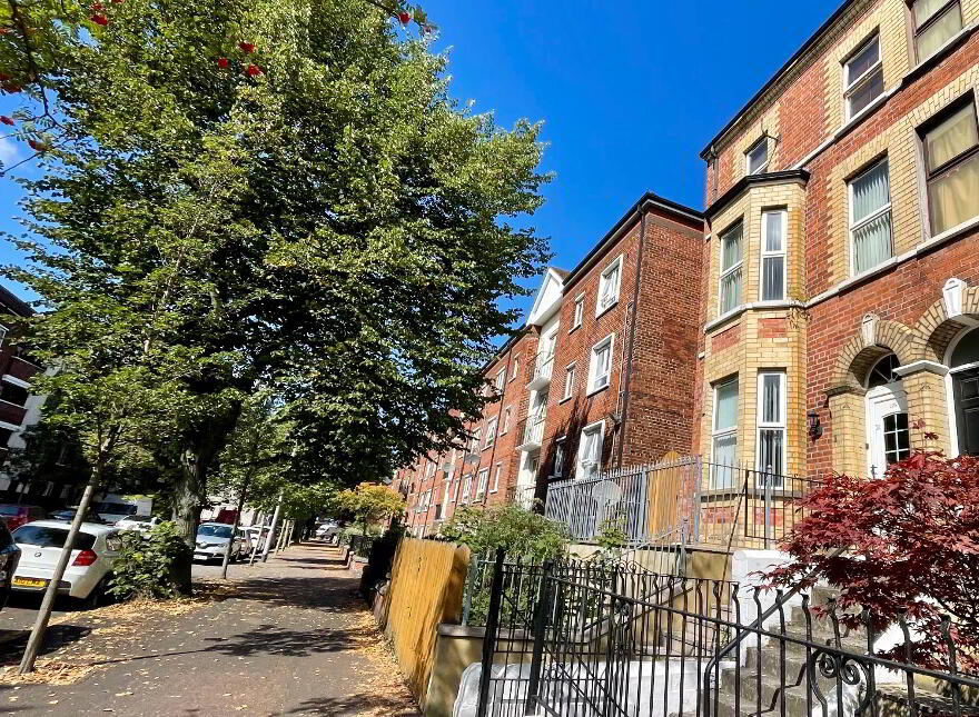 Duncairn Gardens, Room 2, Belfast, BT15 2GF