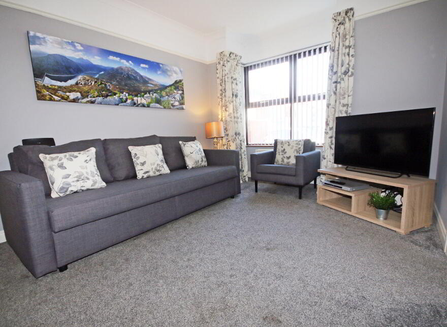 Short Term Rental, 1 Hamel Mews, Cregagh, Belfast, BT6 9JG