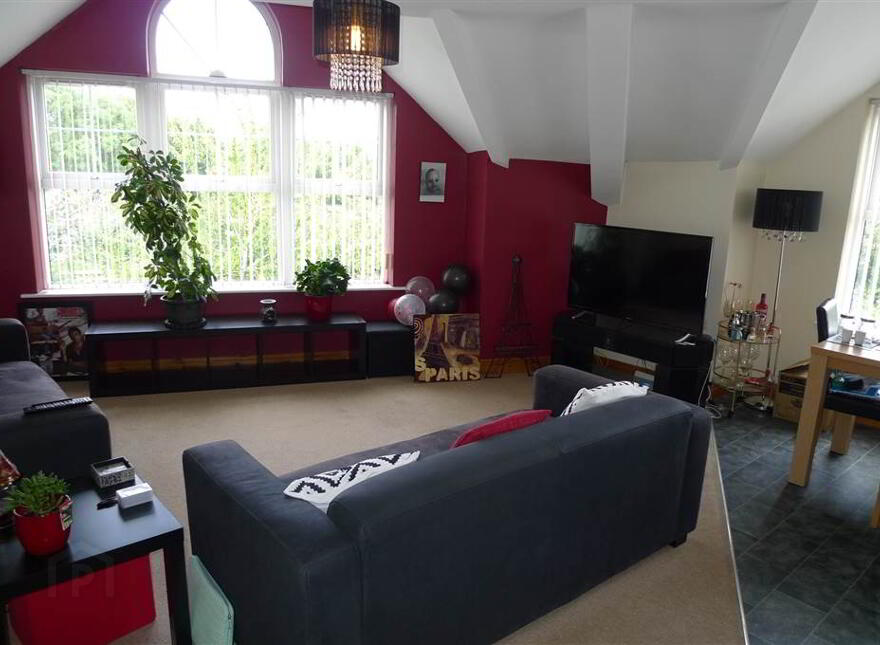 Apt 14, 150 Larkfield Road, Belfast, BT4 1QF