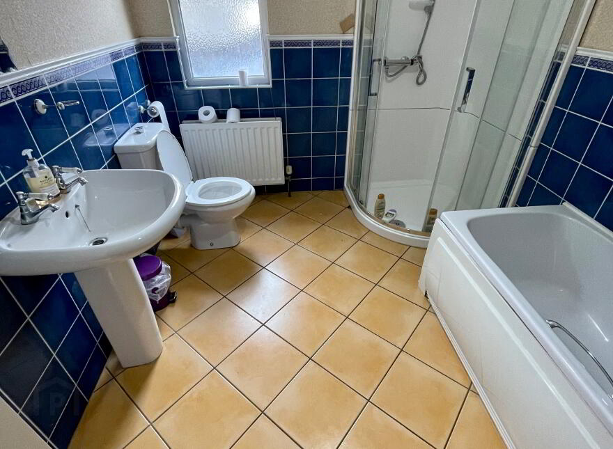 Duncairn Gardens, Room 3, All Bills Included, Belfast, BT15 2GF