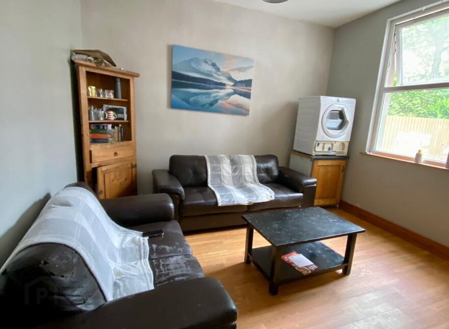 Duncairn Gardens, Room 3, All Bills Included, Belfast, BT15 2GF