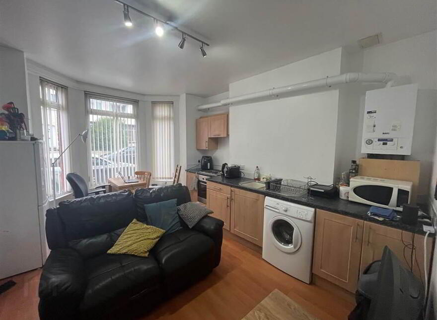 Flat 1, 75 Wellesley Avenue, Flat 1, Belfast, BT9 6DG