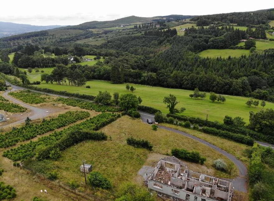 Lyranearla, Mountain Road, Clonmel