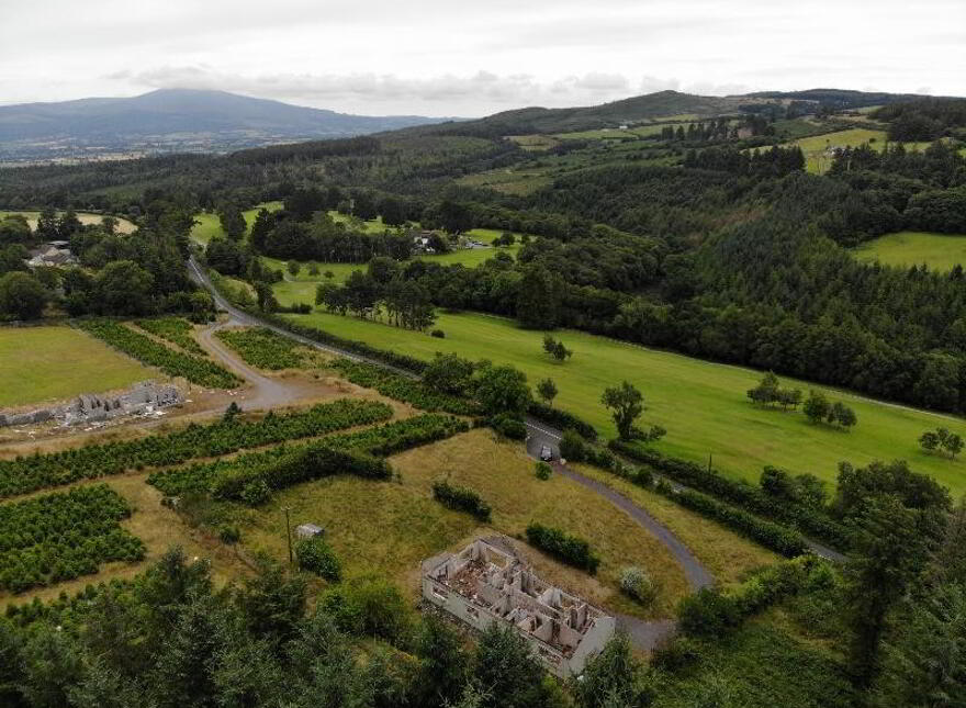 Lyranearla, Mountain Road, Clonmel