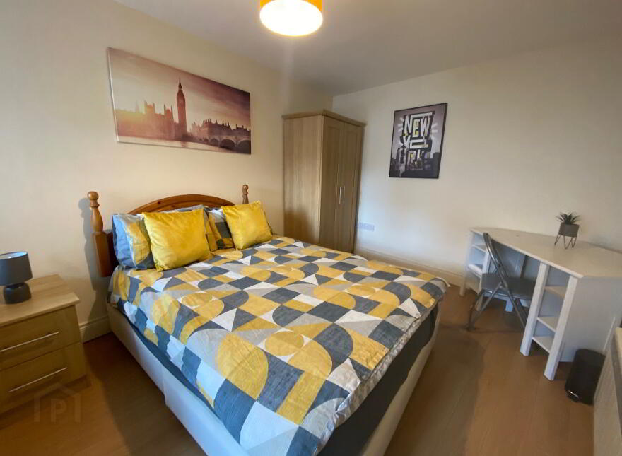 Lisburn Road, Room 1, Belfast, BT9 6BT photo