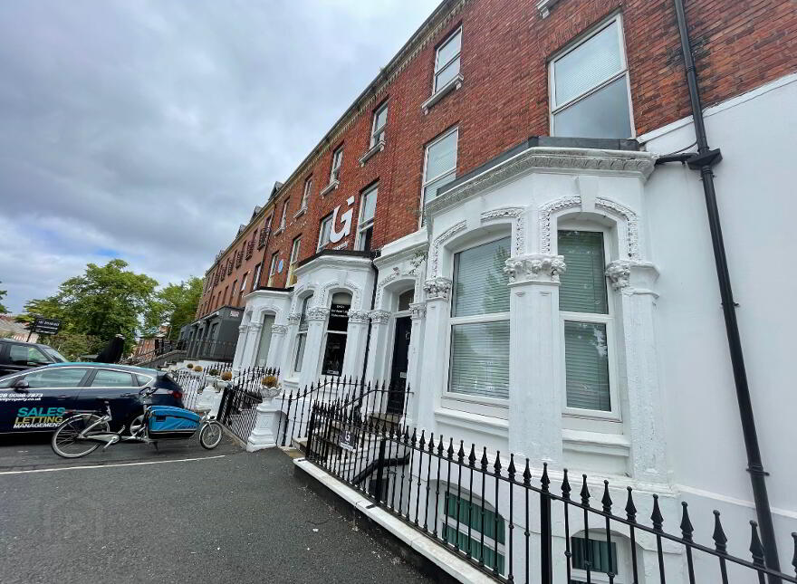 Lisburn Road, Room 1, Belfast, BT9 6BT