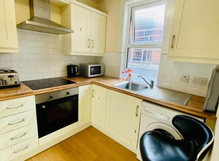 Lisburn Road, Room 3, Most Bills Included, Belfast, BT9 6BT