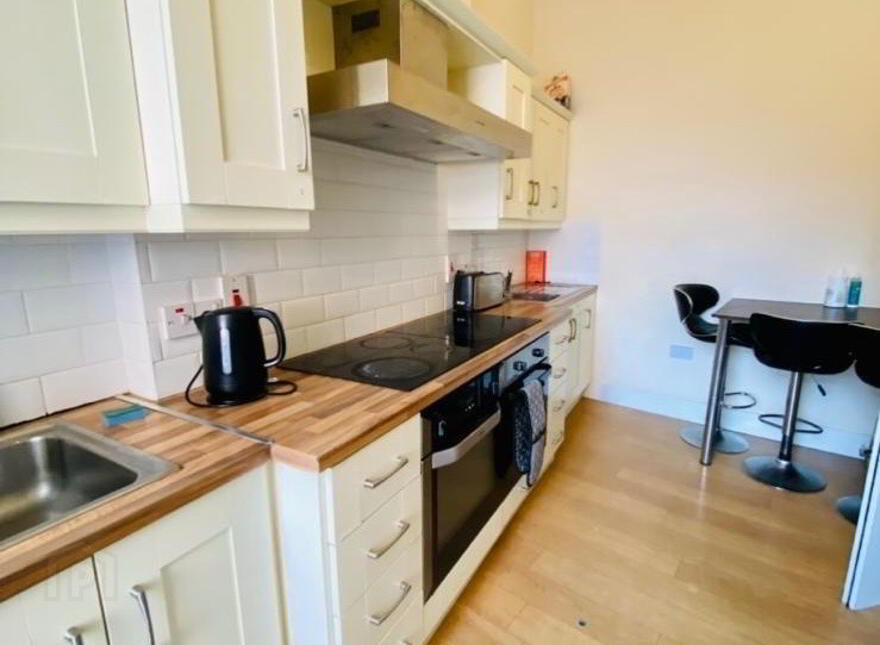 Lisburn Road, Room 3, Most Bills Included, Belfast, BT9 6BT