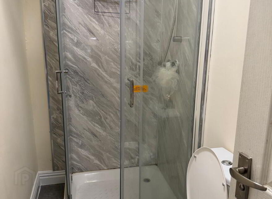 Lisburn Road, Room 3, Most Bills Included, Belfast, BT9 6BT