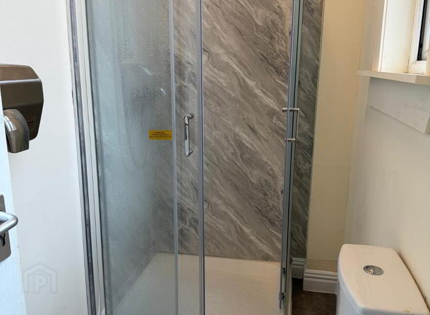 Lisburn Road, Room 3, Most Bills Included, Belfast, BT9 6BT