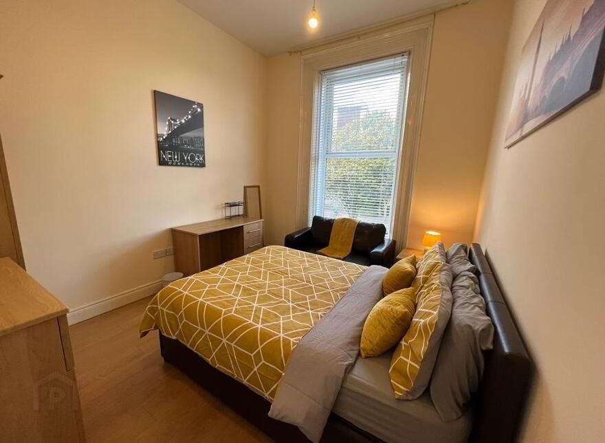 Lisburn Road, Room 3, R4 And R6 - R8 MOST BILLS INCLUDED, Belfast, BT9 6BT