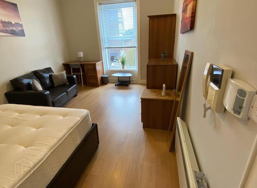 Lisburn Road, Room 3, R4 And R6 - R8 MOST BILLS INCLUDED, Belfast, BT9 6BT