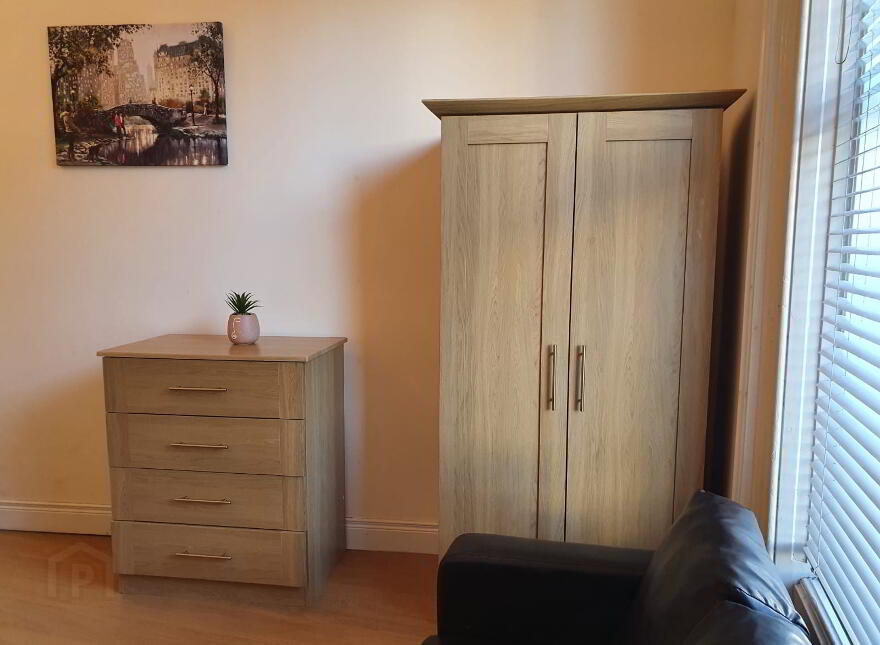 Lisburn Road, Room 5, Most Bills Included, Belfast, BT9 6BT