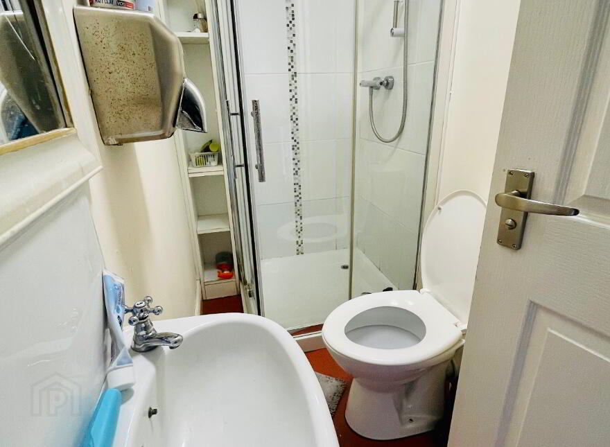 Lisburn Road, Room 5, Most Bills Included, Belfast, BT9 6BT