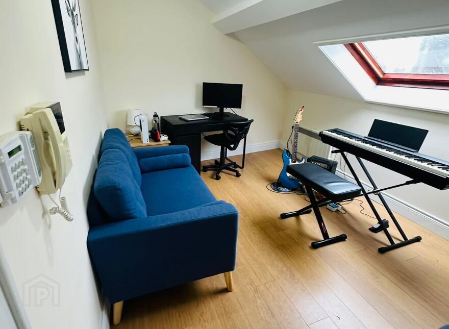 Lisburn Road, Loft Apt, Most Bills Included, Belfast, BT9 6BT