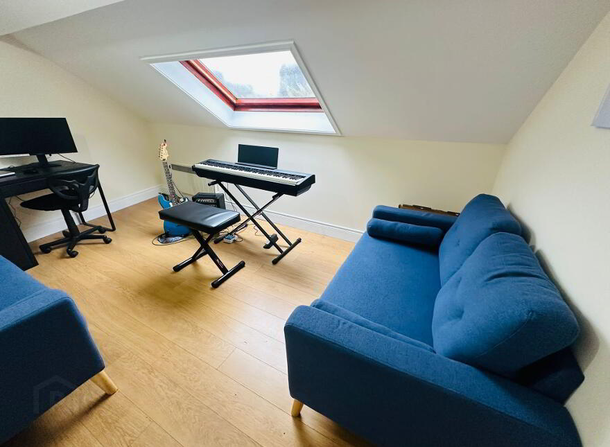 Lisburn Road, Loft Apt, Most Bills Included, Belfast, BT9 6BT