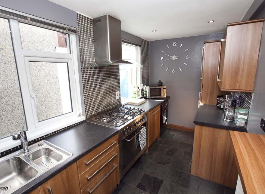 58 Surrey Street, Lisburn Road, Belfast, BT9 7FS