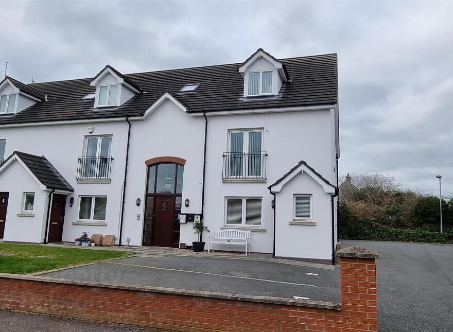 Apt 5, 10 The Avenue, Carrickfergus, BT38 8LT photo