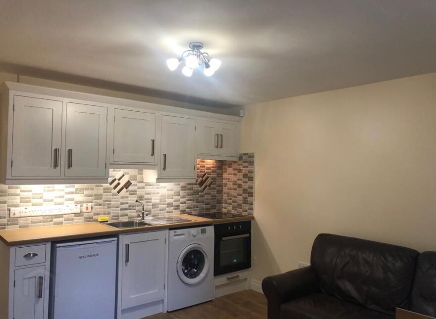 Milltown Manor Pub/Restaurant & Apartments, Enniskillen, BT94 3GJ