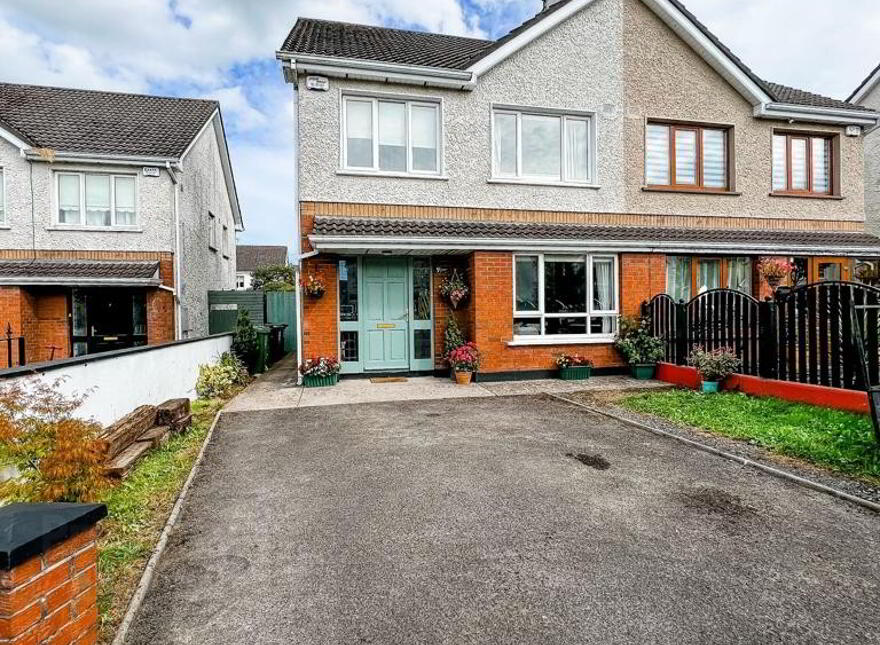 9 Rivervale Grove photo